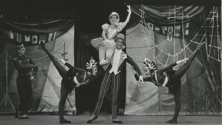 De Wonderfluit geschreven door Henk Dragstra | choreografie Jan Rebel en Hans Snoek (foto Hans van den Busken)
