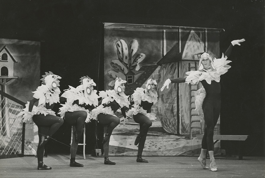 De Wonderfluit geschreven door Henk Dragstra | choreografie Jan Rebel en Hans Snoek (foto Hans van den Busken)